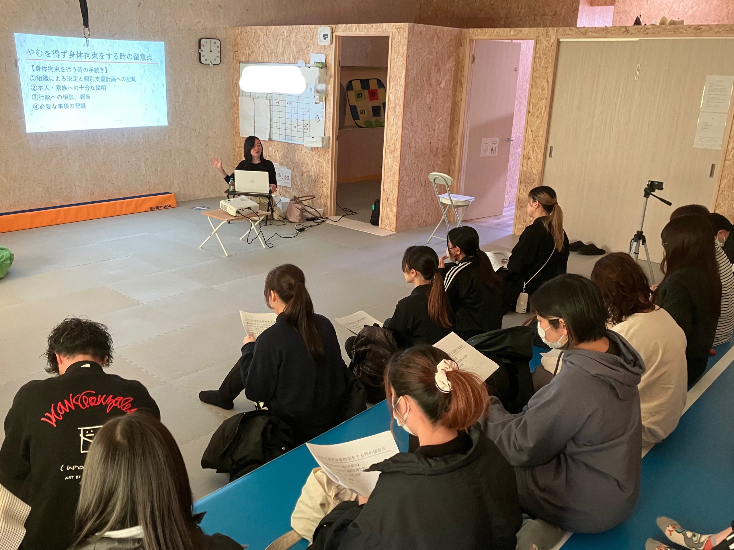 12/11（木）職員研修（虐待予防）を行いました！